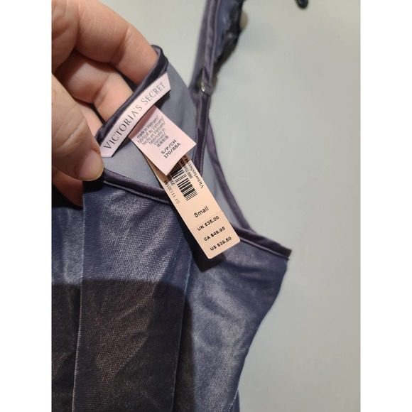 Victoria’s Secret Velvet Ruffle Cami Black NWT Gray Small - Picture 4 of 4